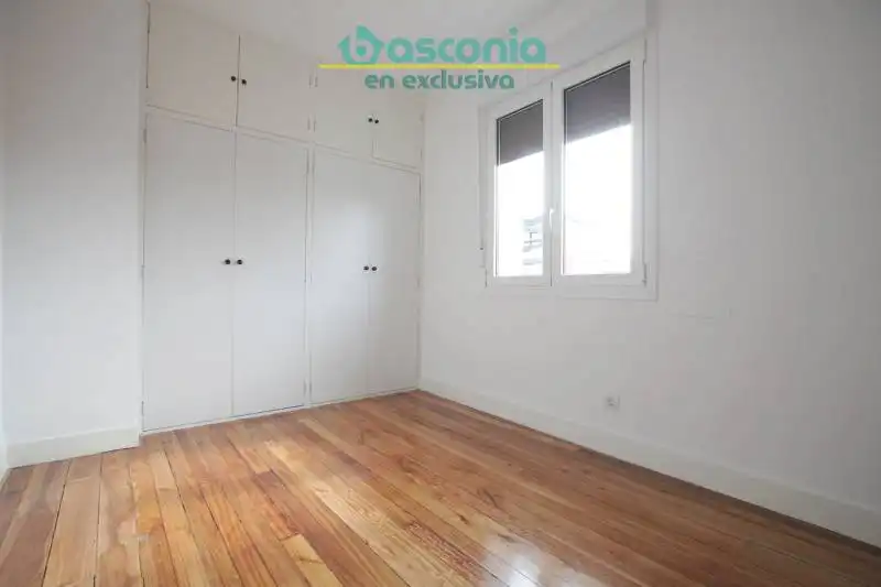 Dormitori de Pis en venda en Centro - Ariz - Uribarri