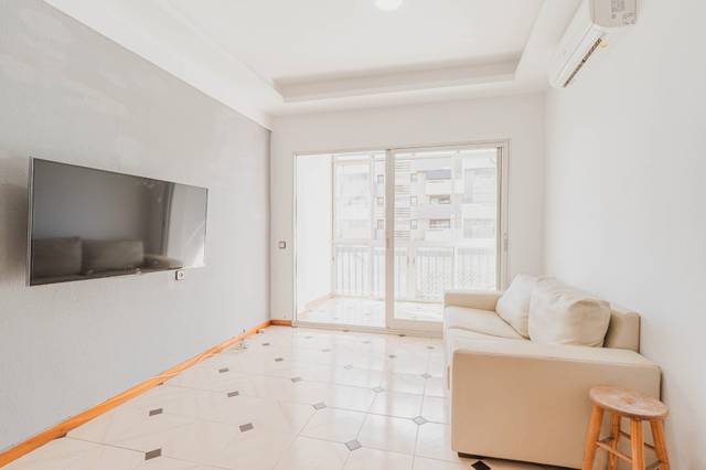 Piso en Venta en Passeig de la Zona Franca en La Marina del Port