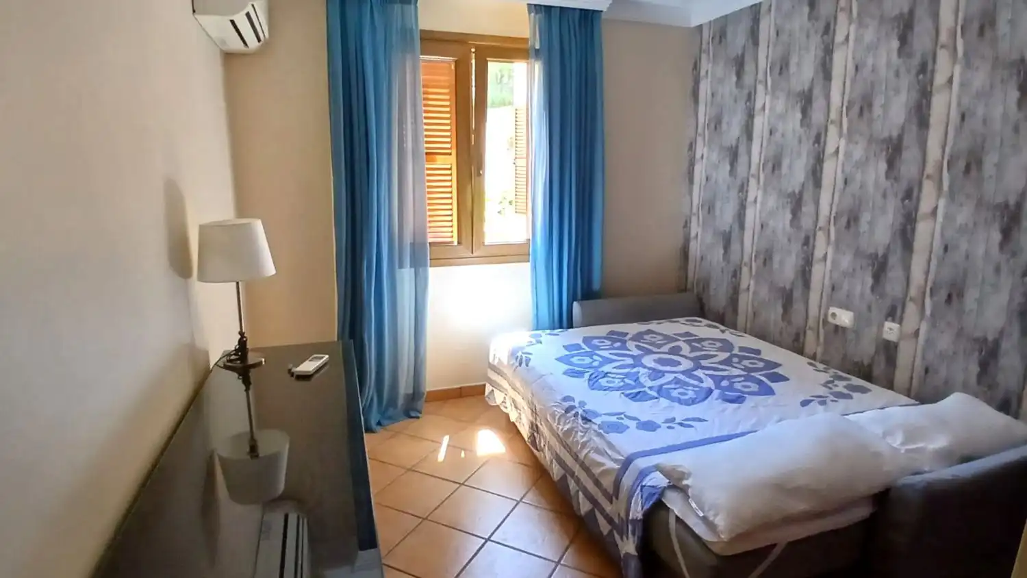 Dormitori de Apartament de lloguer en Casares amb Aire condicionat, Calefacció i Terrassa