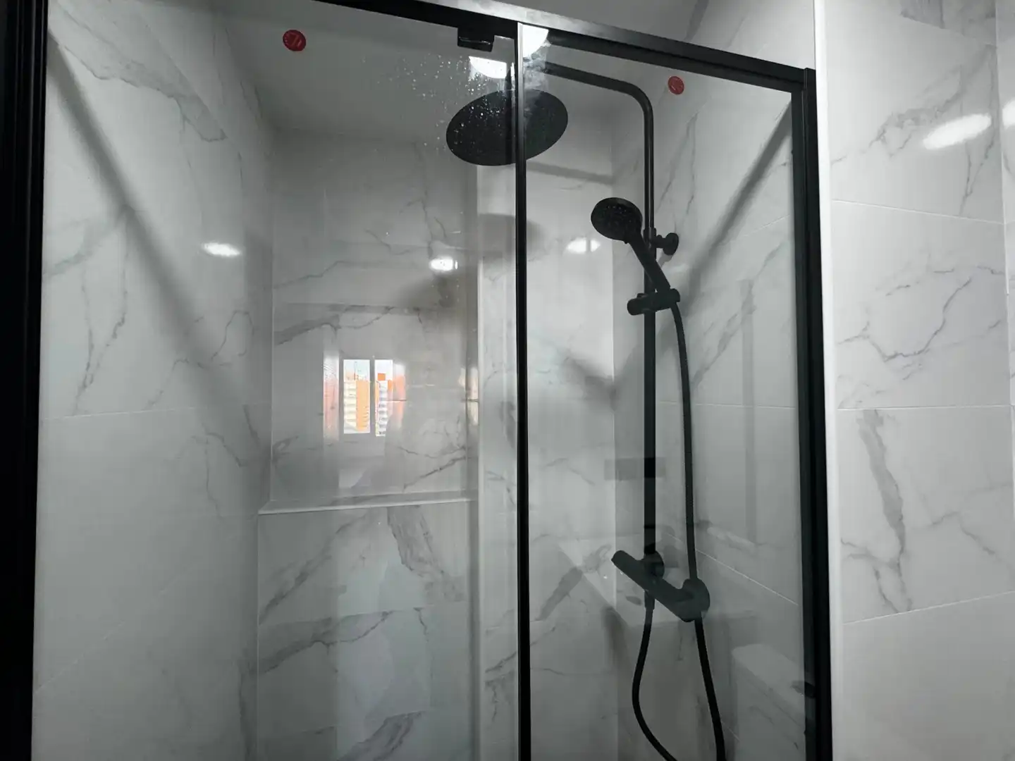 Bathroom of Flat for share in El Naranjo