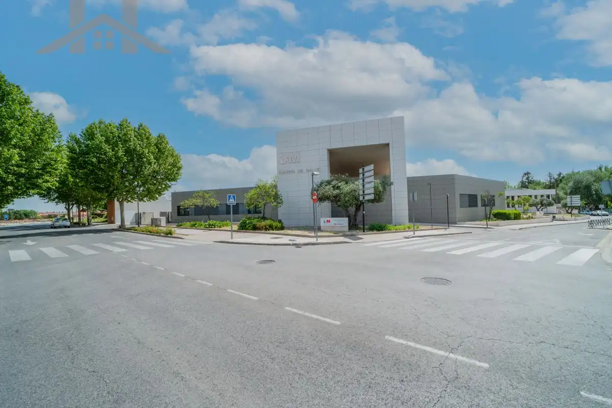 Vista exterior de Dúplex en venda en Griñón amb Aire condicionat, Balcó i Internet