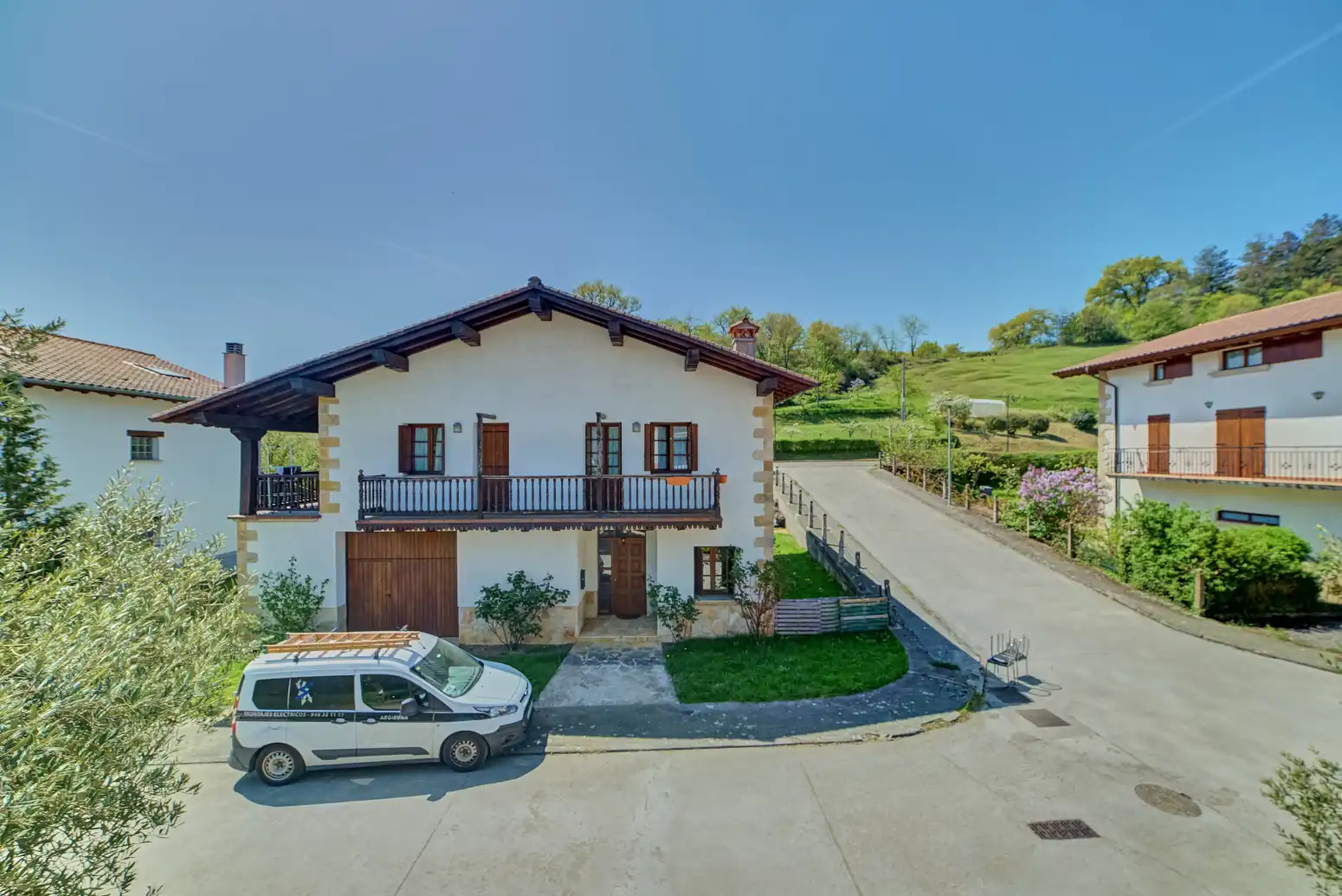 Vista exterior de Casa o xalet en venda en Ultzama amb Calefacció, Jardí privat i Terrassa