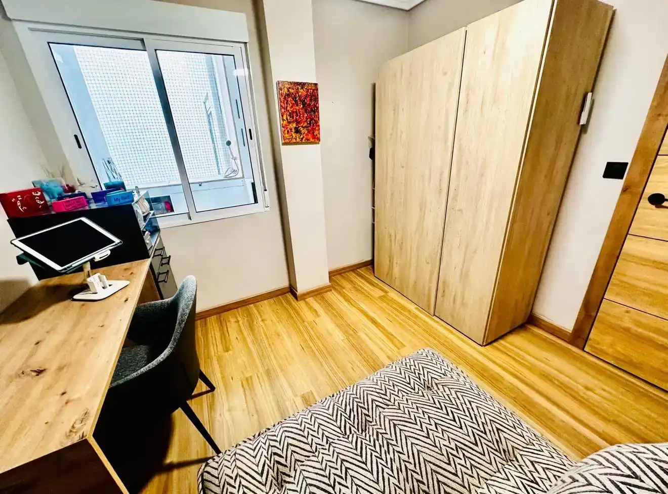Dormitori de Apartament en venda en Torrevieja amb Aire condicionat i Balcó