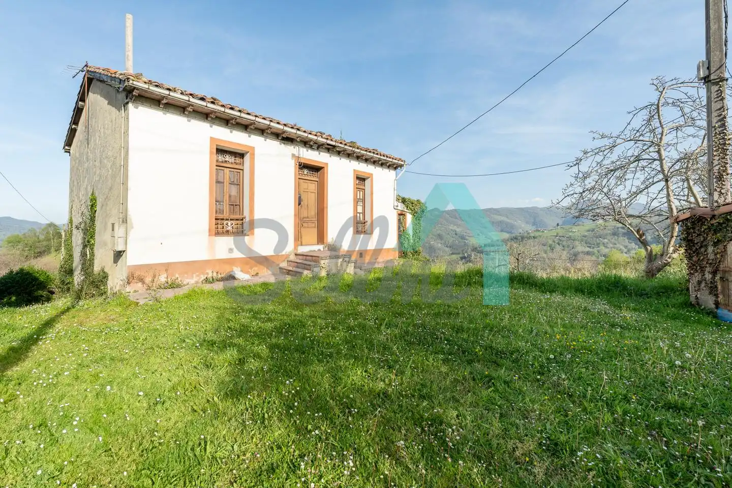 Vista exterior de Casa o xalet en venda en Langreo amb Jardí privat i Parquet