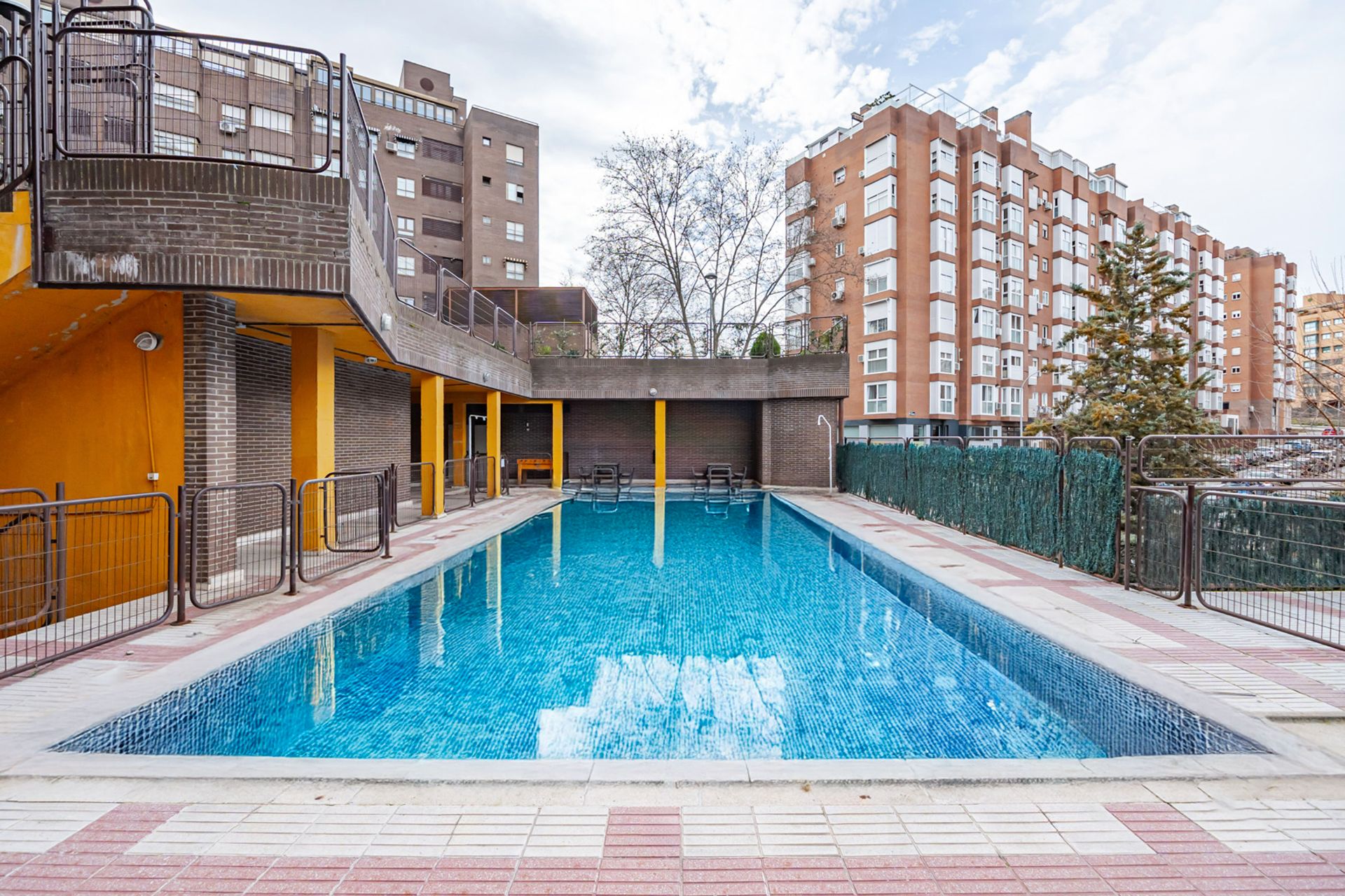Swimming pool of Flat for sale in  Madrid Capital  with Air Conditioner, Storage room and Furnished