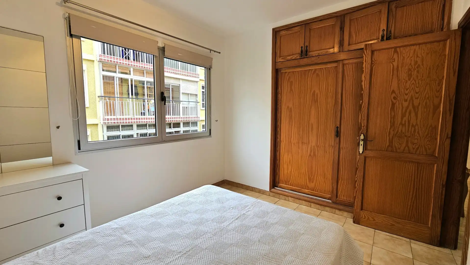Habitación de Apartamento de alquiler en Las Palmas de Gran Canaria con Amueblado y Lavadora