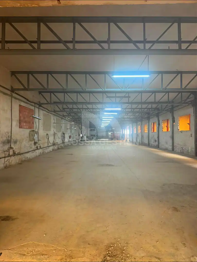 Industrial building to rent in Calle de la Fundación Marques de Dos Aguas, imagen 2