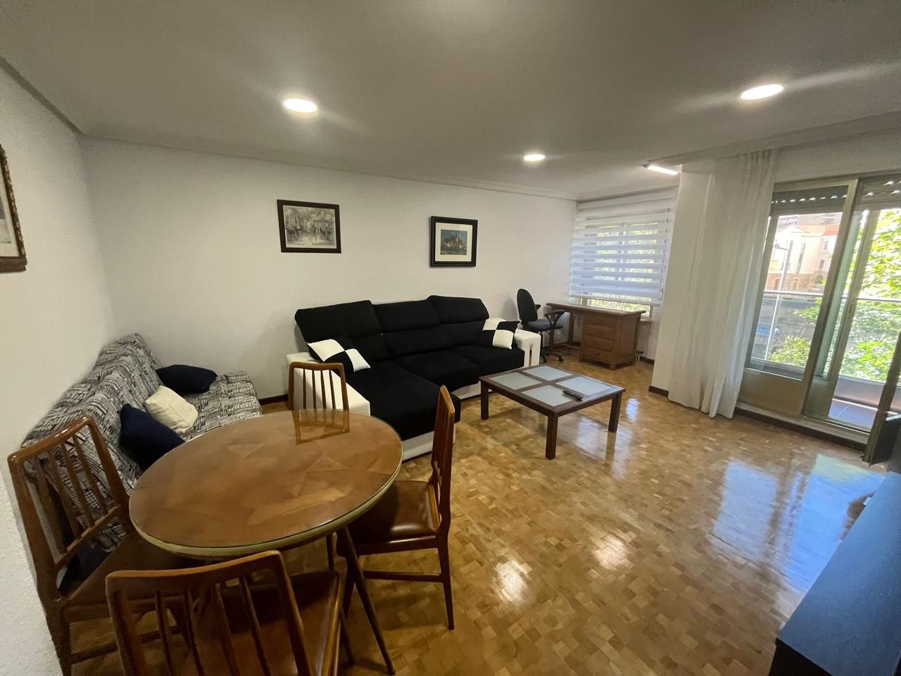 Living room of Flat to rent in Salamanca Capital  with Heating and Parquet flooring