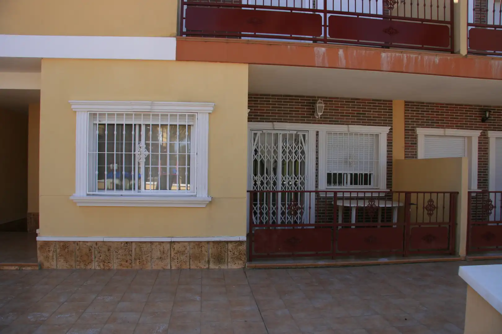 Exterior view of Detached homes for rent in El Pinós / Pinoso  with Terrace, Furnished and Oven