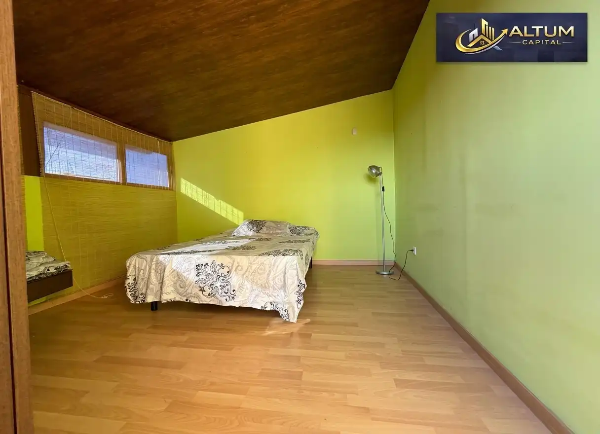 Bedroom of Flat for sale in Arona  with TV and Alarm