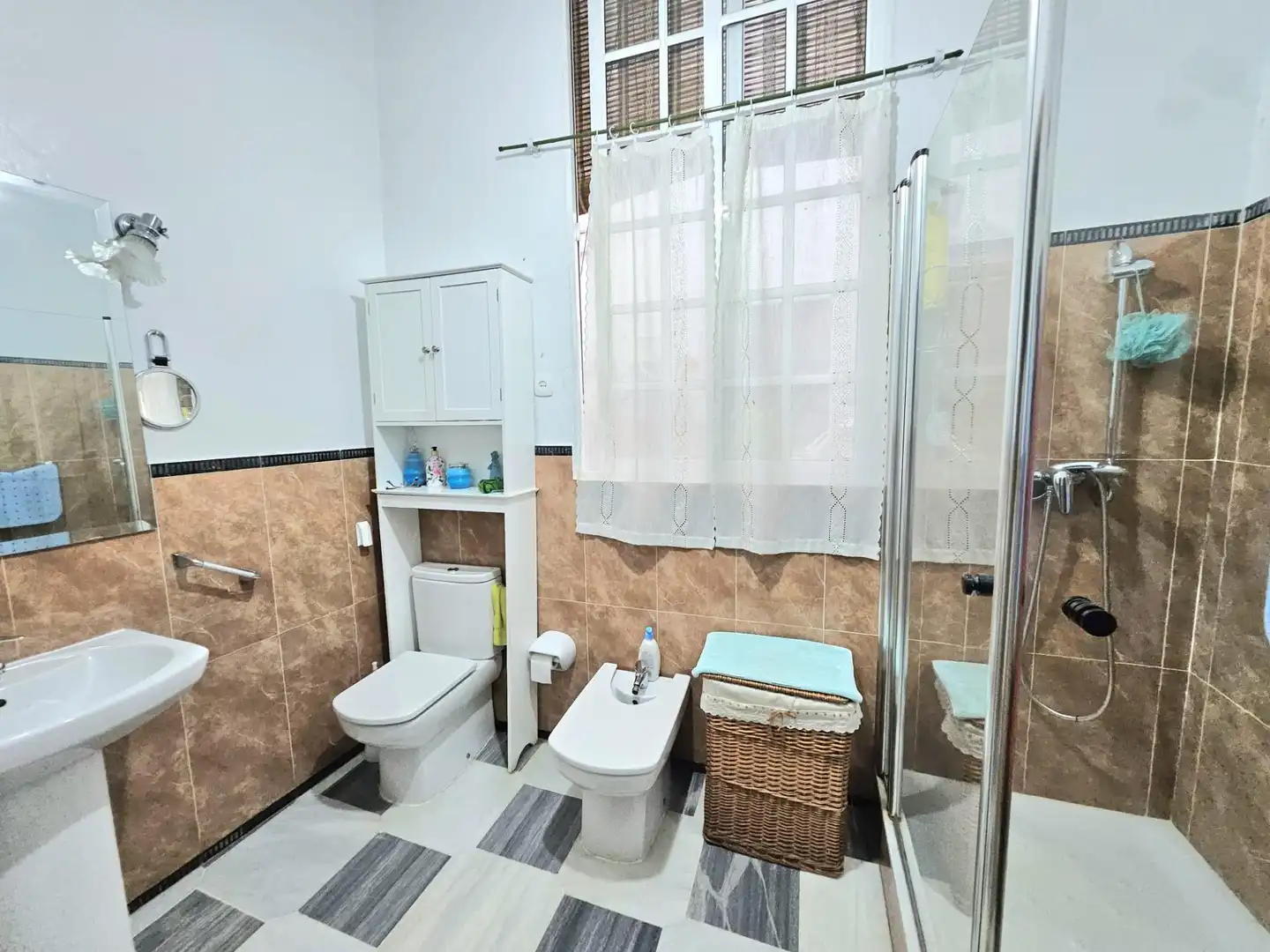 Baño de Casa o chalet en venta en Sevilla con Aire acondicionado, Calefacción y Terraza