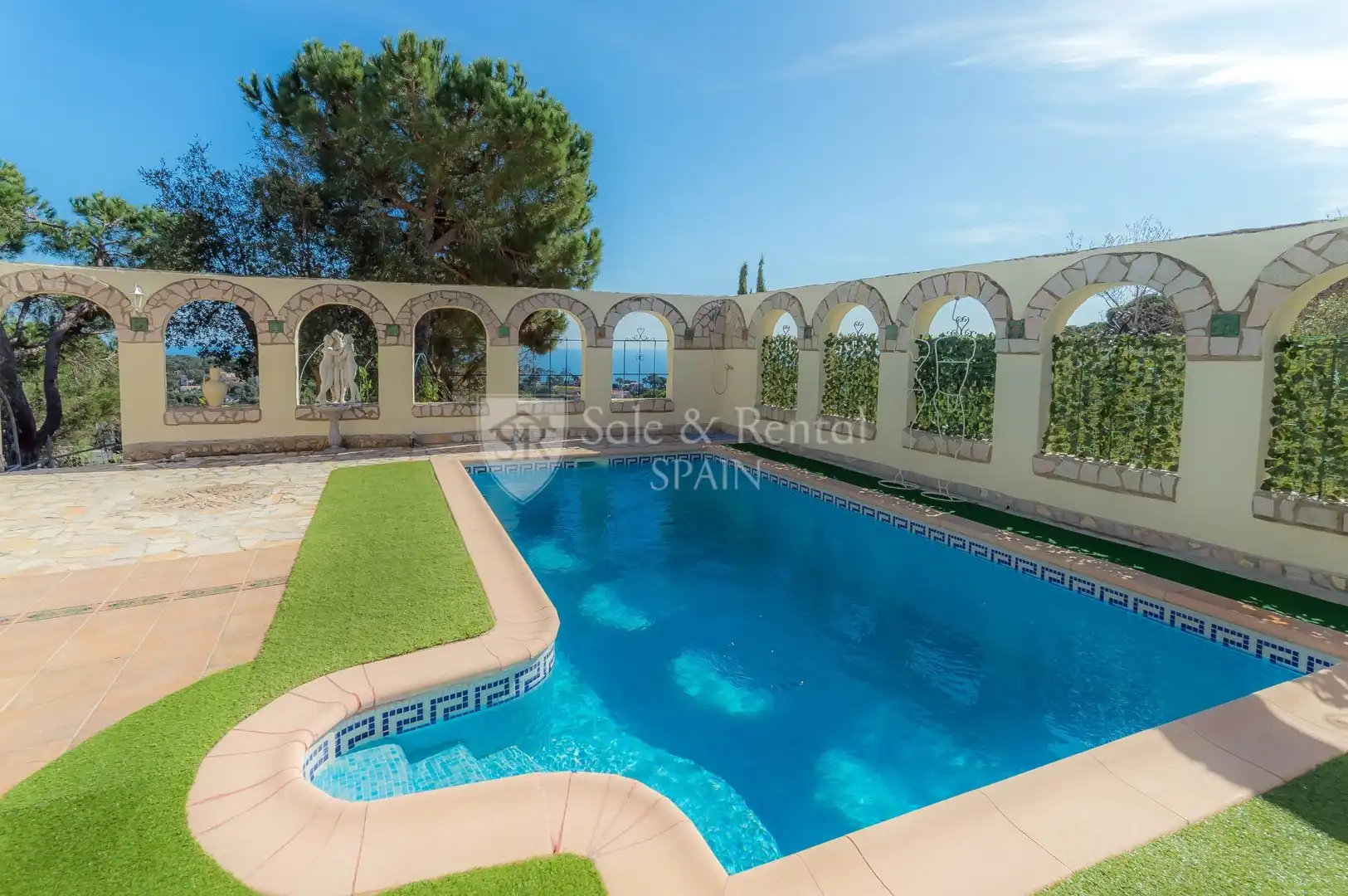 Swimming pool of Houses for sale in Lloret de Mar  with Air Conditioner, Heating and Private garden