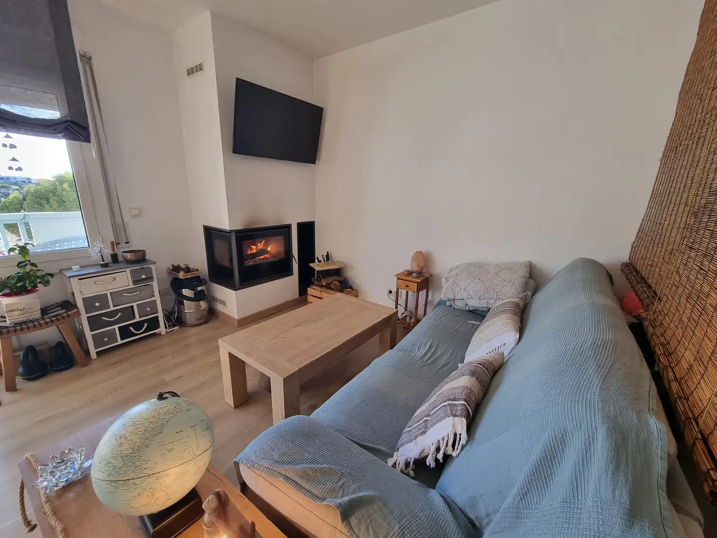 Wohnzimmer von Einfamilien-Reihenhaus zum Verkauf in Roses mit Klimaanlage, Heizung und Privatgarten