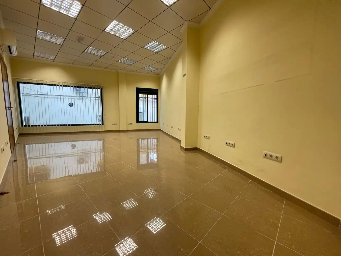 Local commercial à vendre à Marchena, imagen 3