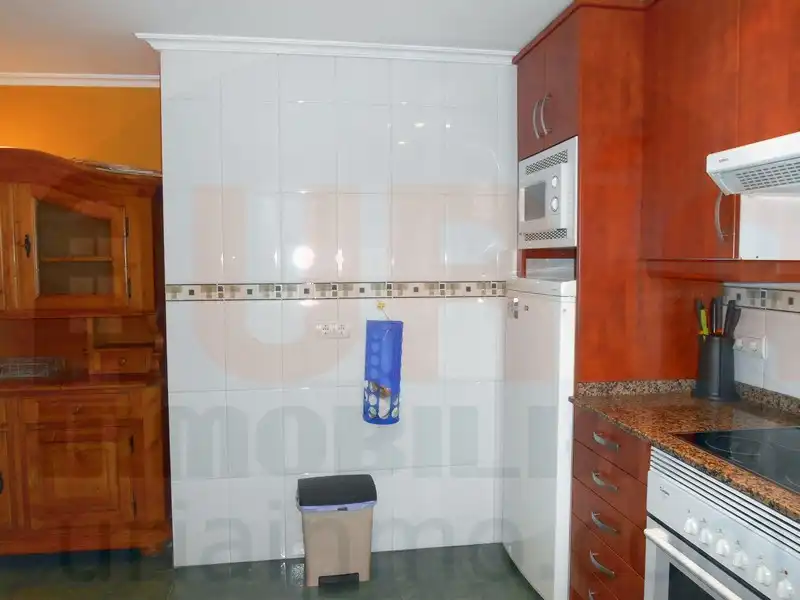 Cocina de Piso en venta en Oviedo  con Calefacción, Trastero y Amueblado