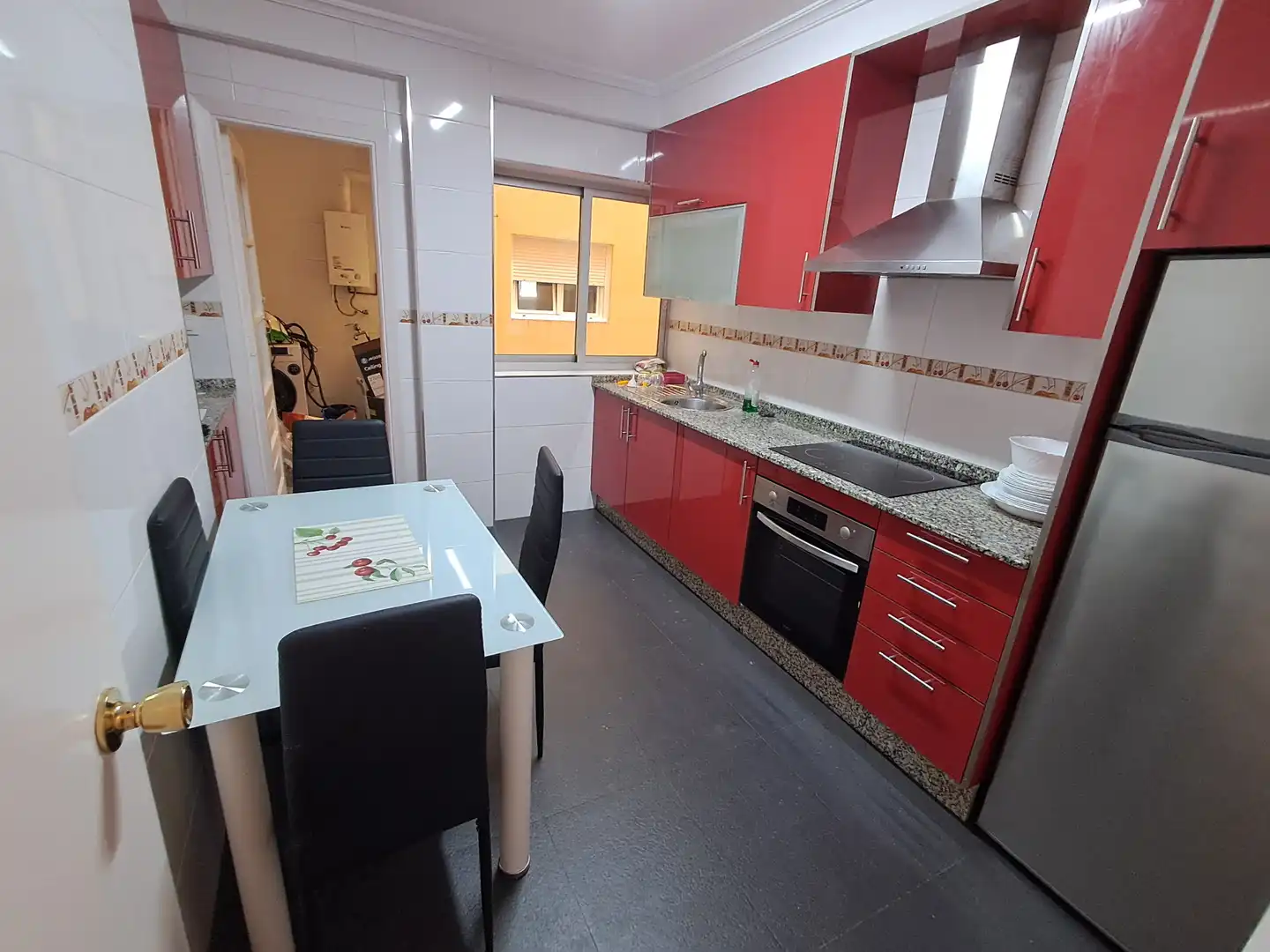 Kitchen of Flat for rent in Vigo   with Parquet flooring, Furnished and Oven