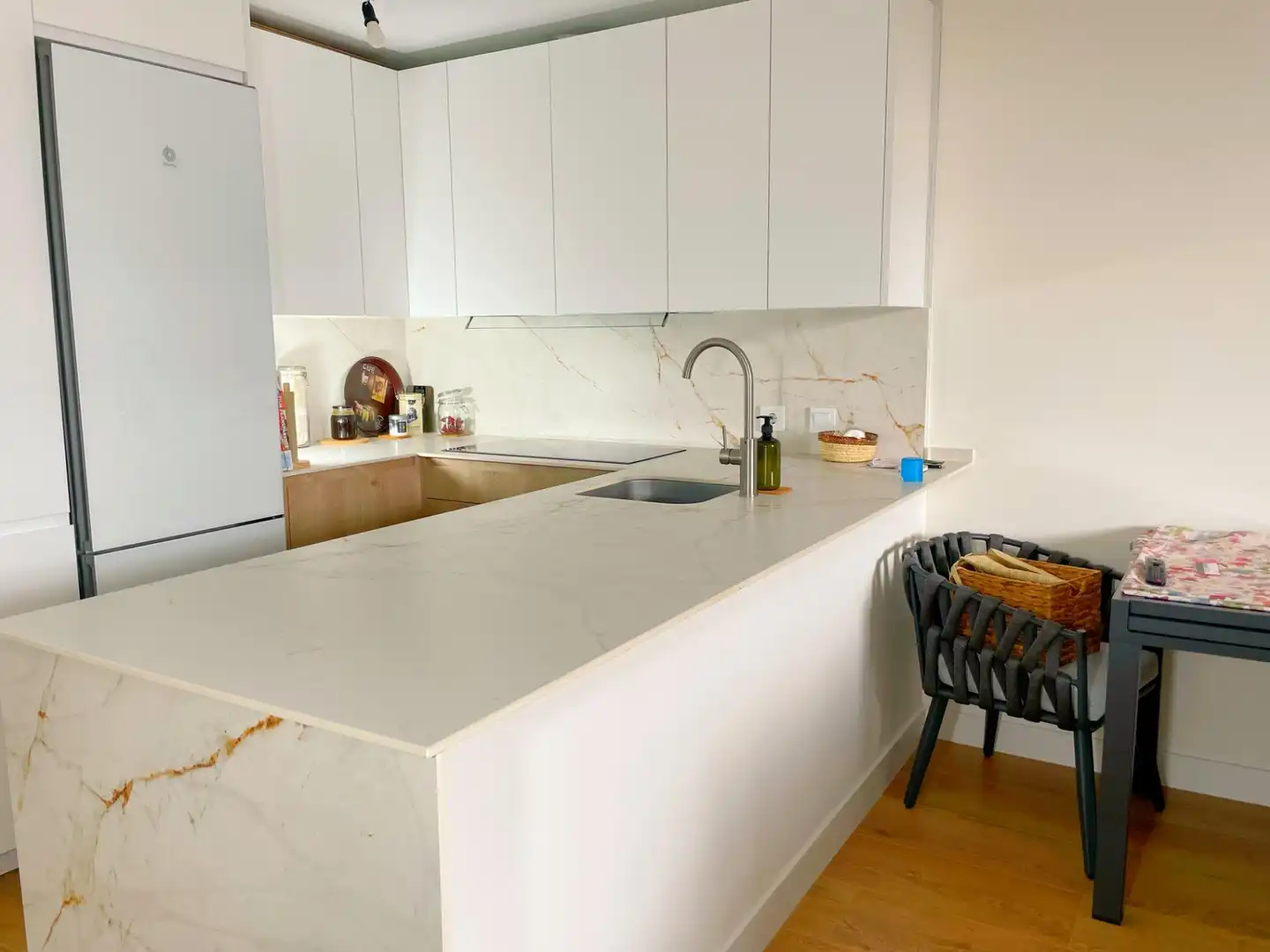 Cuina de Casa o xalet en venda en El Puerto de Santa María amb Terrassa, Moblat i Piscina comunitària