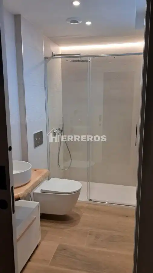 Baño de Apartamento en venta en Nájera con Aire acondicionado, Calefacción y Terraza