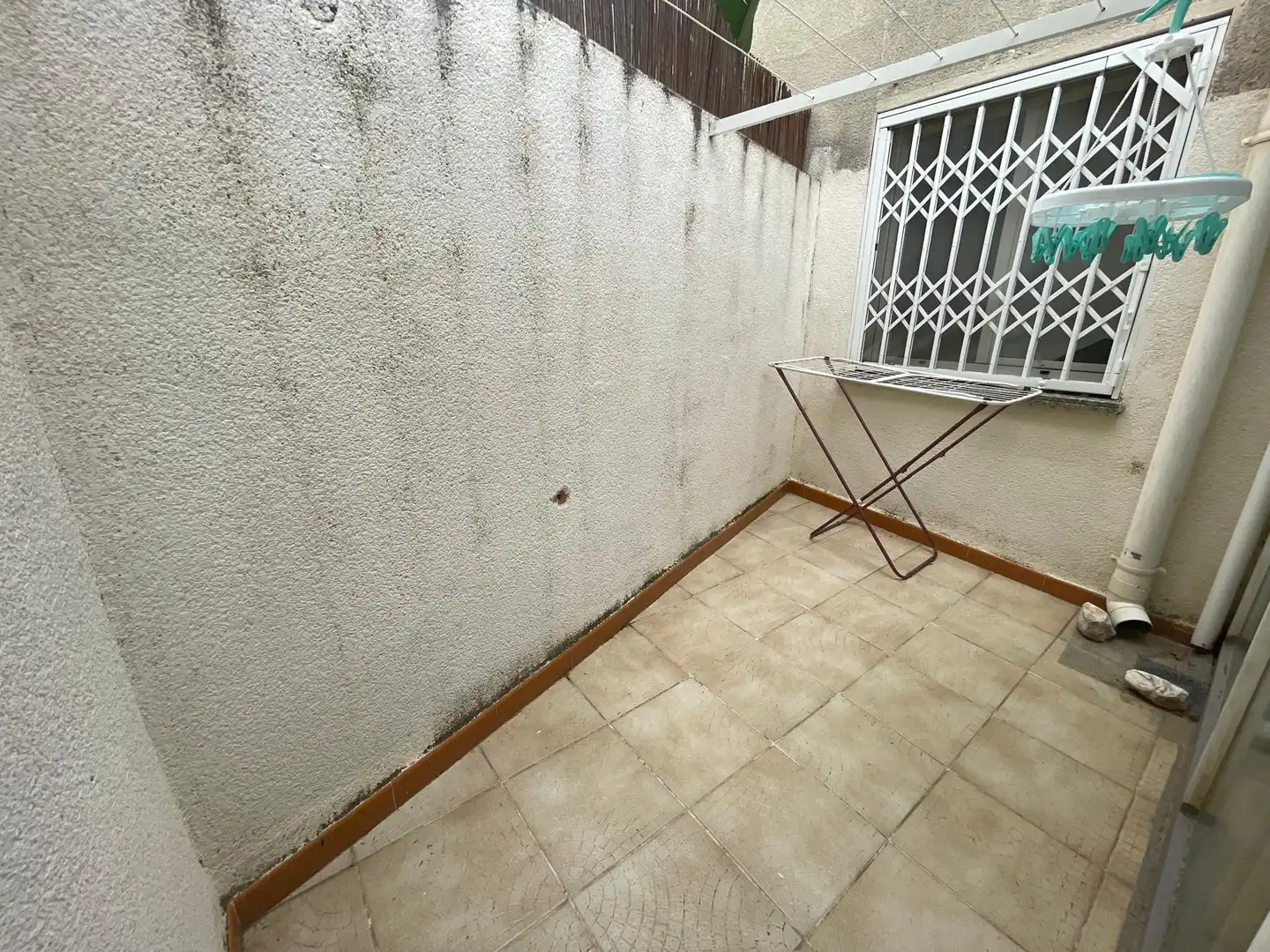 Terrasse von Einfamilien-Reihenhaus zum Verkauf in Reus mit Klimaanlage, Heizung und Abstellraum