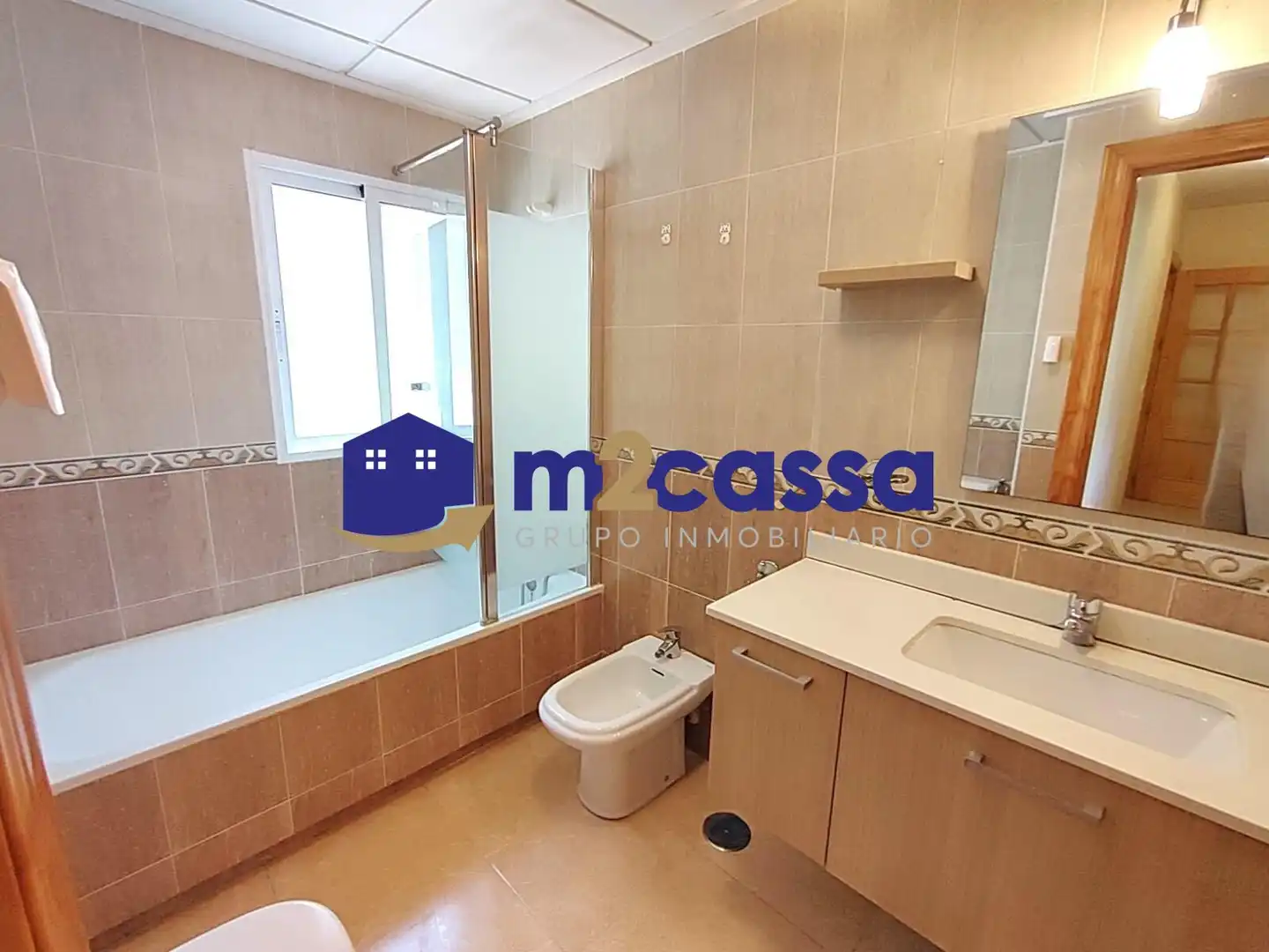 Badezimmer von Wohnung zum Verkauf in Lorca mit Klimaanlage und Abstellraum