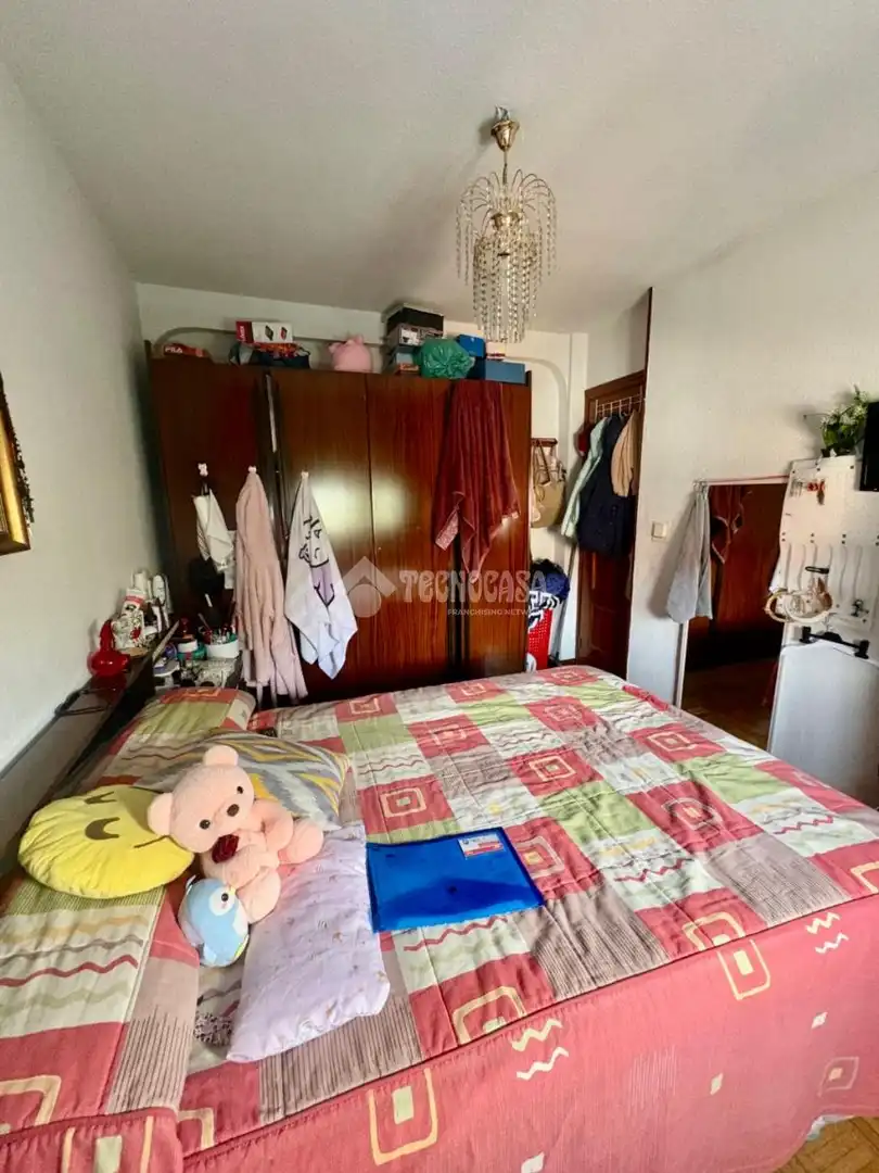 Dormitori de Pis en venda en Madrid amb Calefacció, Terrassa i Balcó