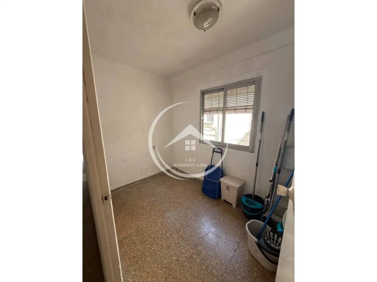 Piso en venta en Burjassot con Balcón