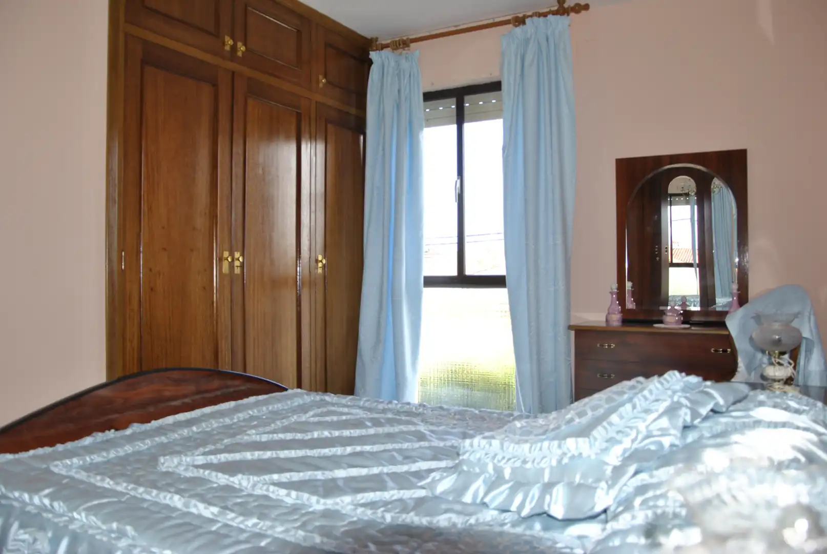 Habitación de Casa adosada en venta en Alagón del Río con Aire acondicionado, Calefacción y Jardín privado