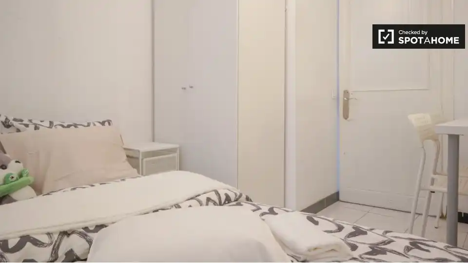 Room in Opañel