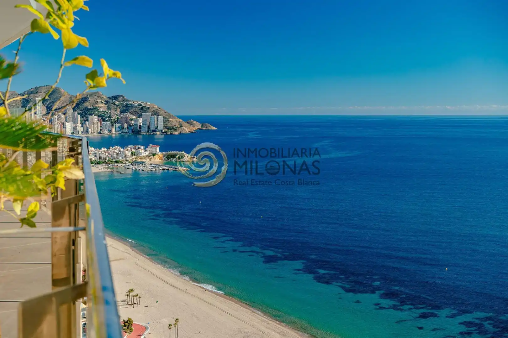 Vista exterior de Apartament en venda en Benidorm amb Aire condicionat, Terrassa i Traster