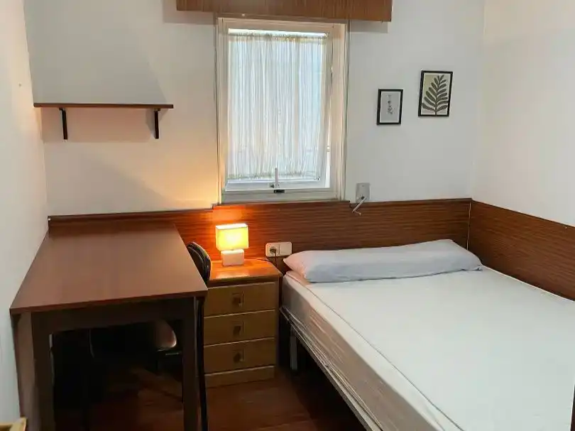 Habitación de Piso de alquiler en Oleiros con Parquet, Trastero y Amueblado