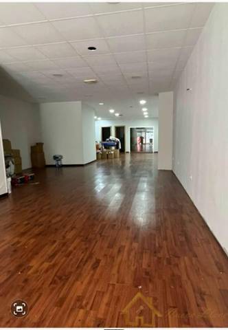 Local comercial en Alquiler en A Milagrosa