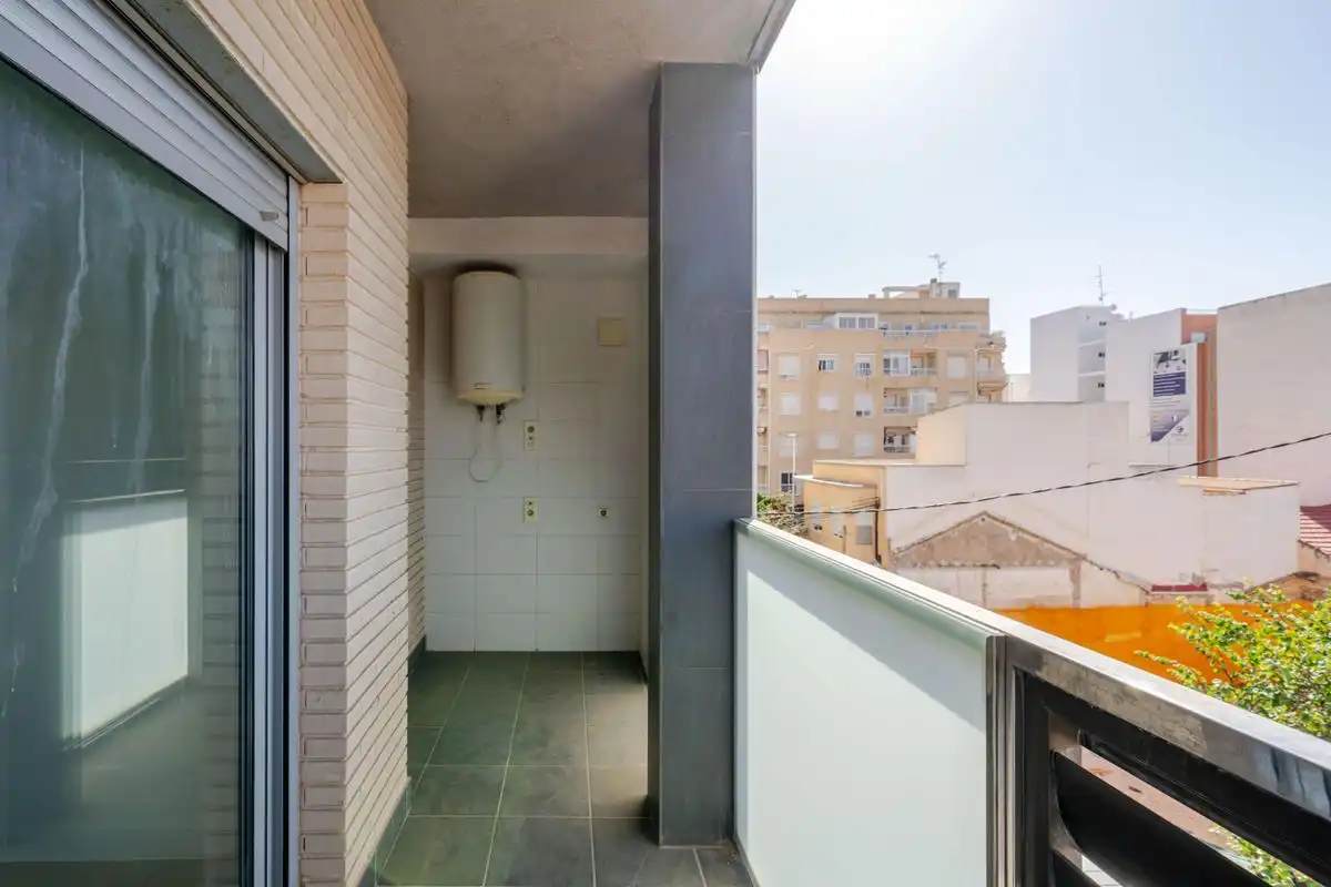 Flat with lift for sale in Calle Campoamor, imagen 10