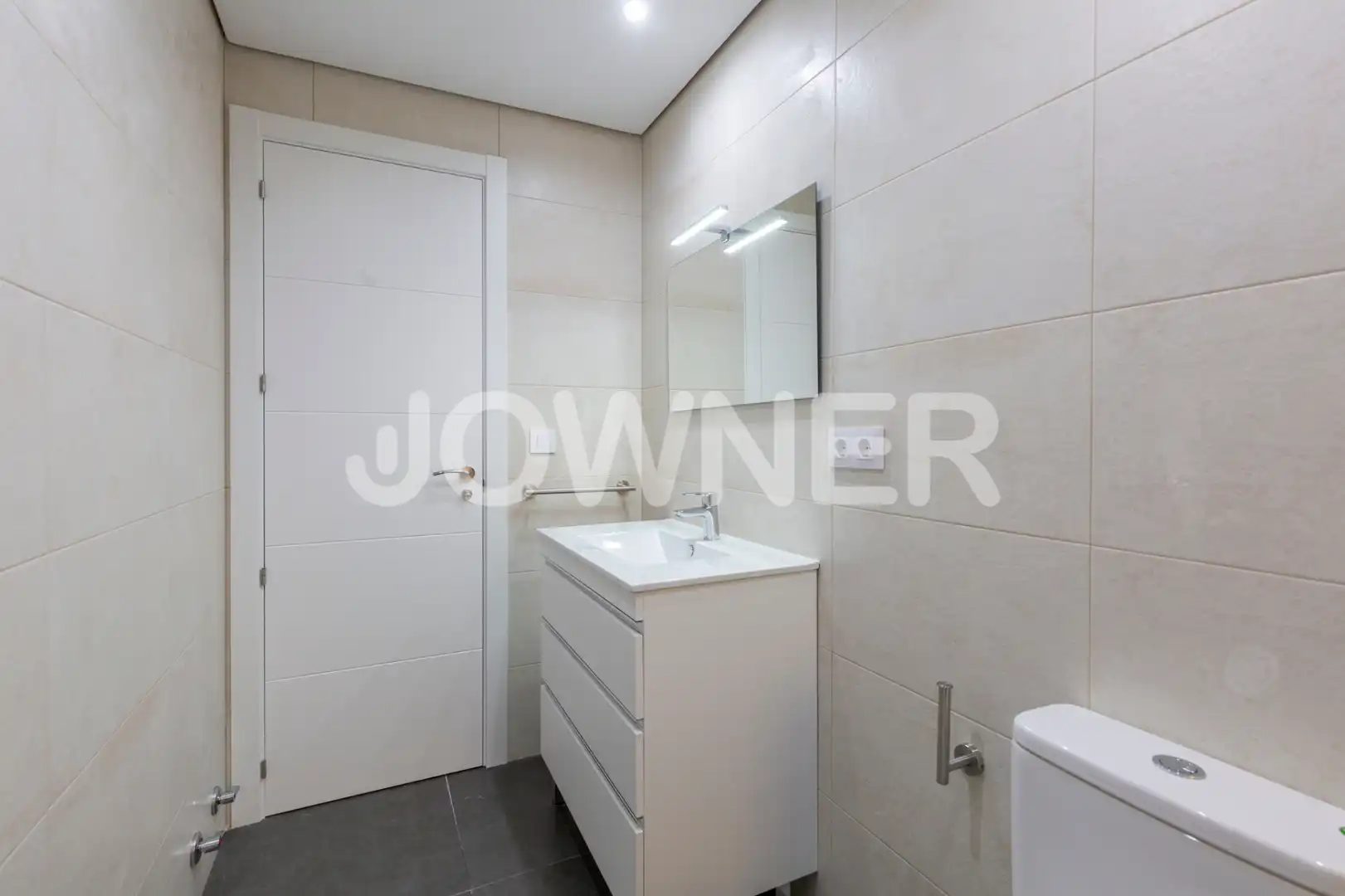Baño de Piso de alquiler en Madrid con Calefacción y Lavadora