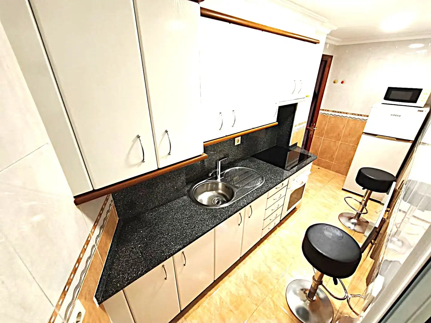 Kitchen of Flat for rent in Vigo   with Parquet flooring and Furnished
