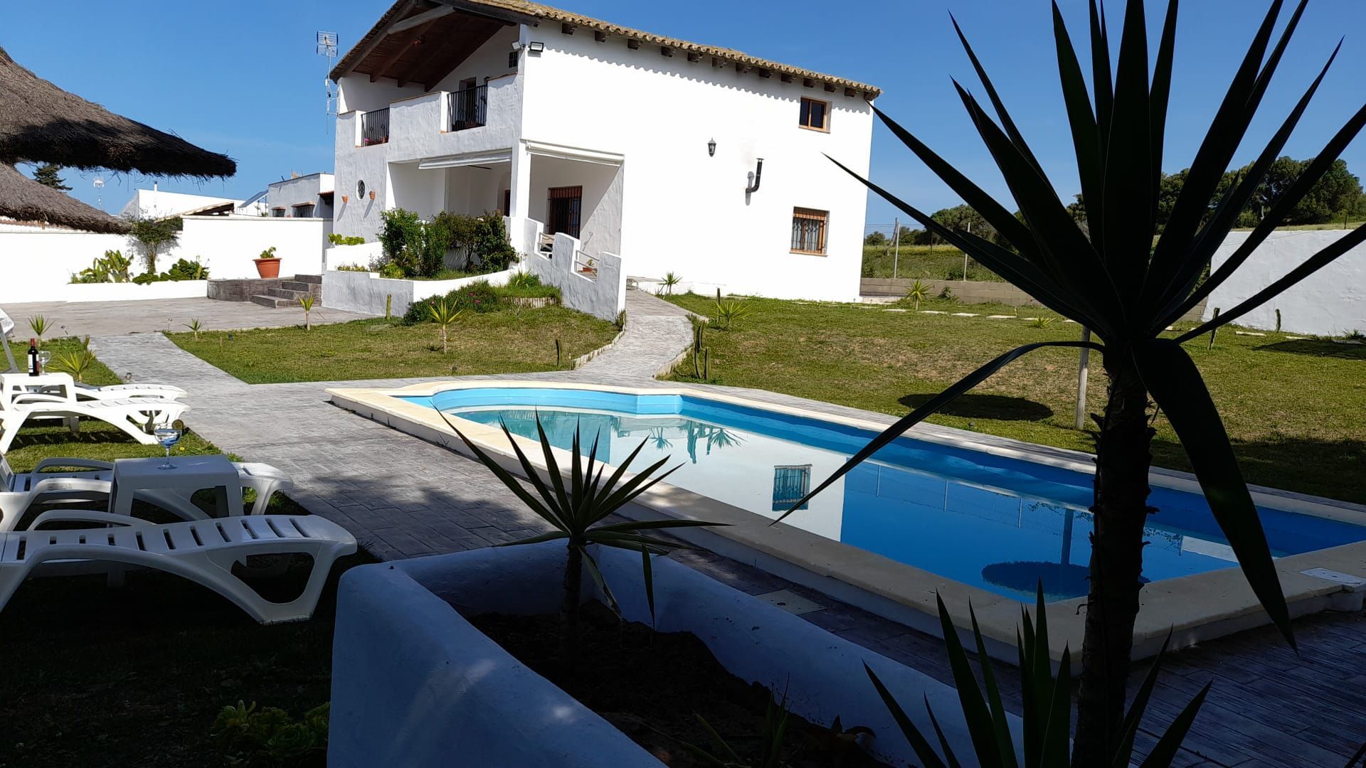 Piscina de Casa o xalet de lloguer en Barbate amb Calefacció, Jardí privat i Terrassa
