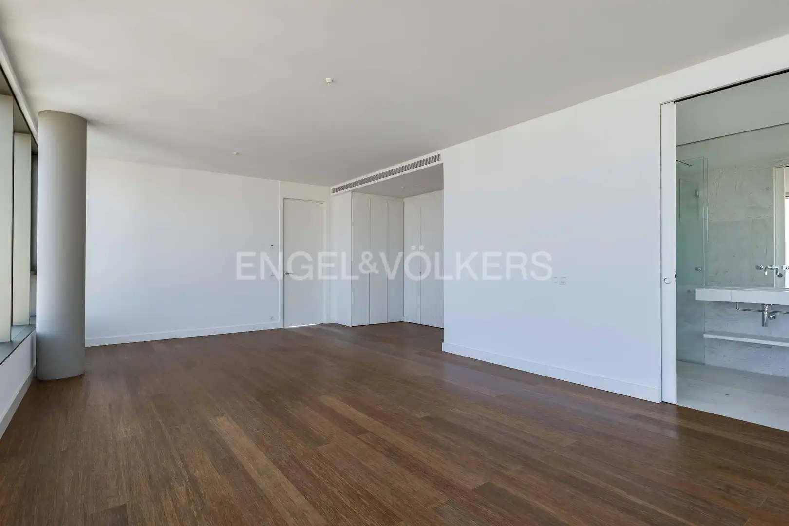 Sala d'estar de Pis en venda en Barcelona amb Aire condicionat, Calefacció i Parquet