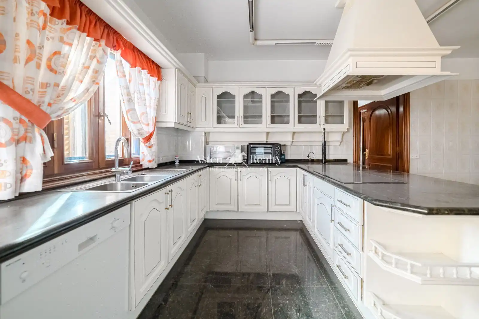 Cocina de Casa o chalet en venta en Santa Cruz de Tenerife con Aire acondicionado, Terraza y Piscina