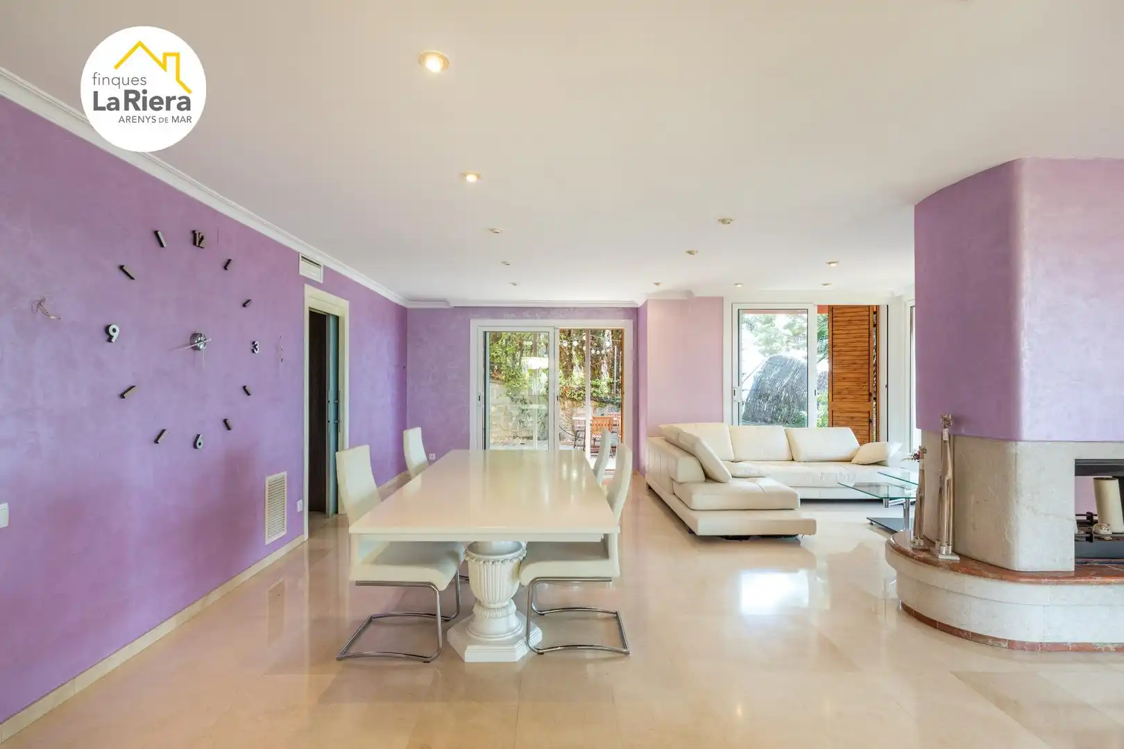 Sala de estar de Casa o chalet en venta en Arenys de Mar con Aire acondicionado, Calefacción y Jardín privado