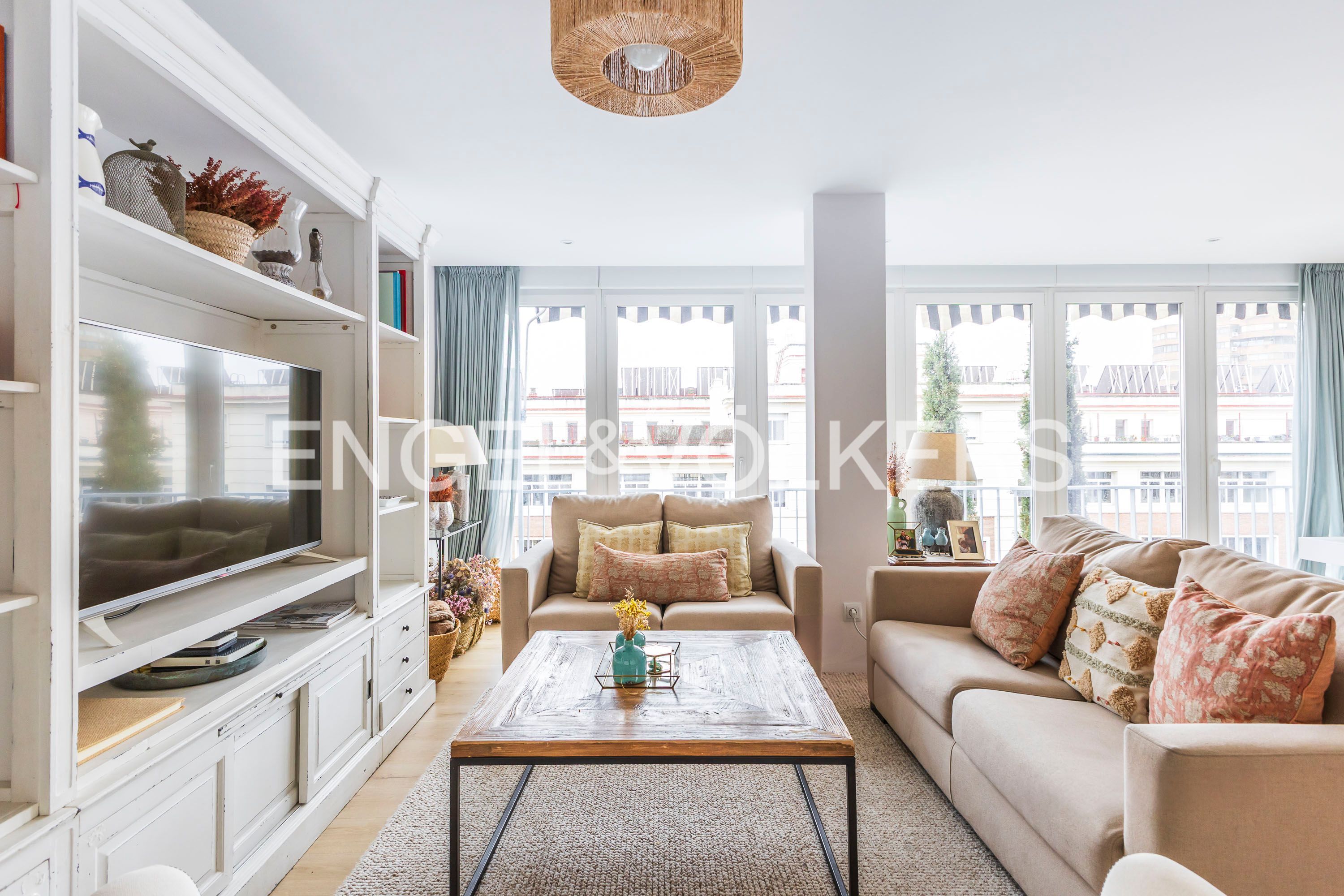 Living room of Flat for sale in  Madrid Capital  with Heating