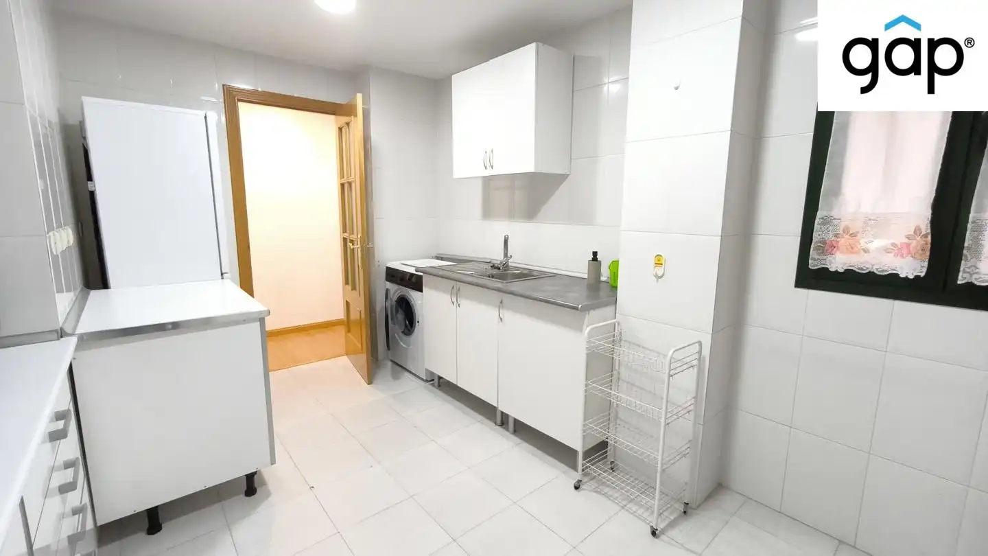 Cocina de Piso en venta en Cuenca con Calefacción, Trastero y Amueblado