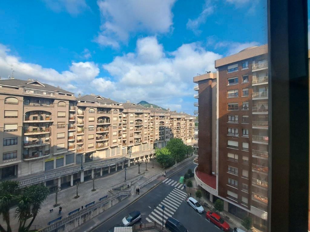 Vista exterior de Pis en venda en Portugalete amb Calefacció, Traster i Moblat