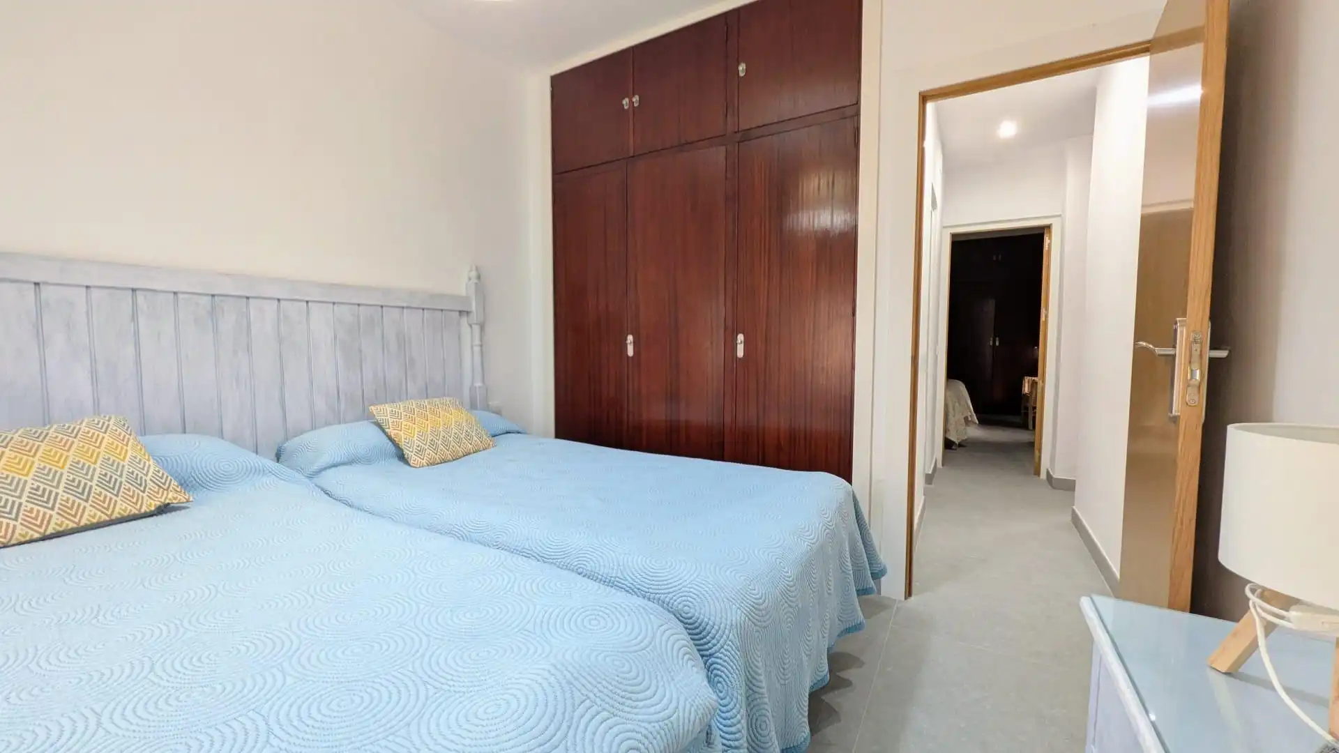 Habitación de Piso de alquiler en Fuengirola con Terraza y Amueblado