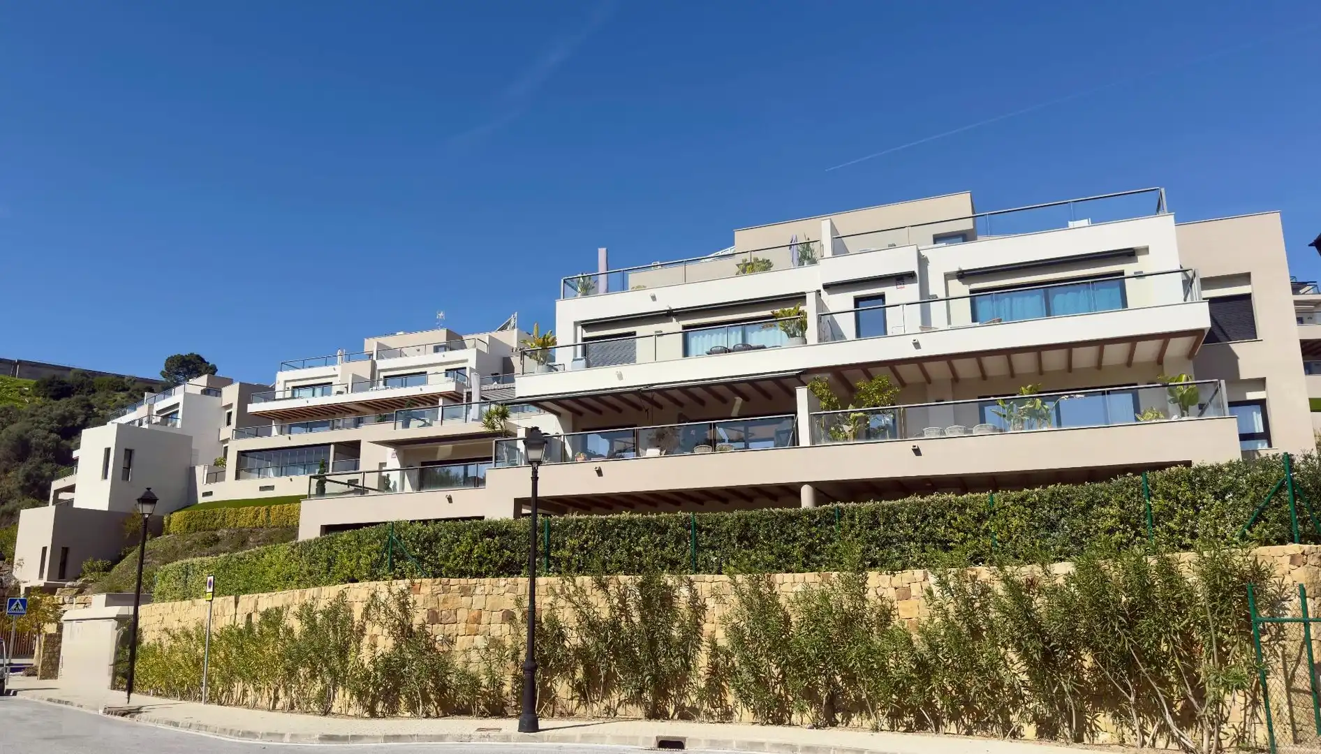 Exterior view of Flat for sale in Marbella  with Air Conditioner, Private garden and Terrace