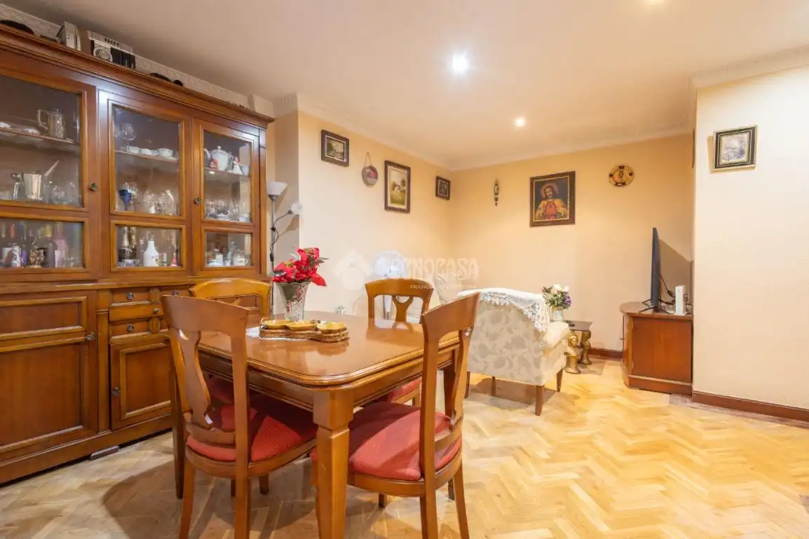 Sala d'estar de Pis en venda en Cuatro de Marzo