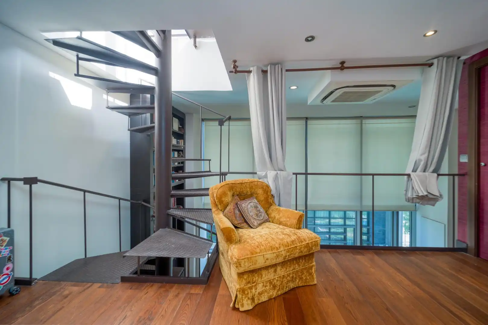 Sala d'estar de Dúplex de lloguer en Alcobendas amb Aire condicionat, Calefacció i Terrassa