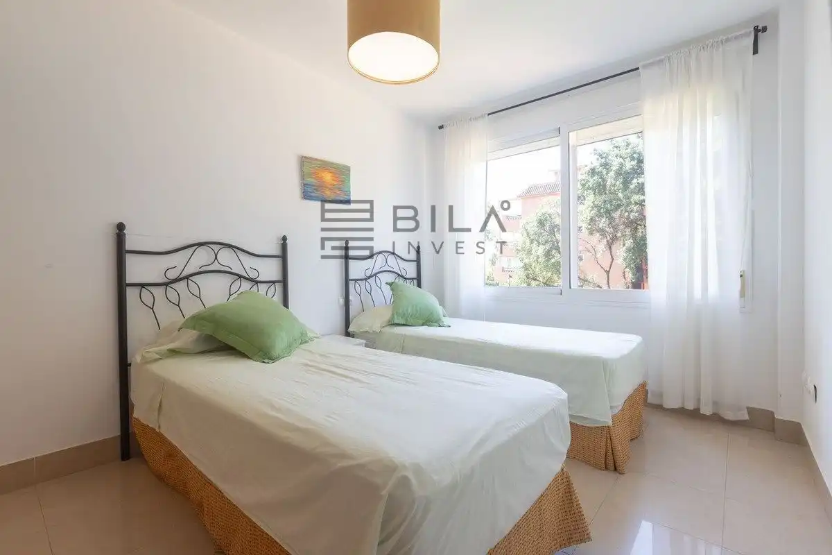 Bedroom of Flat for sale in Marbella  with Air Conditioner, Terrace and Swimming Pool