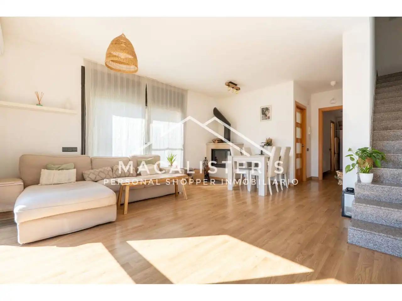 Sala de estar de Casa o chalet en venta en Òrrius con Aire acondicionado, Calefacción y Jardín privado