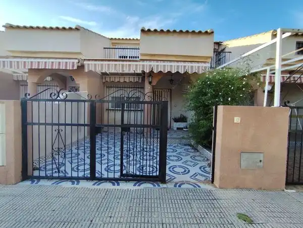 Adossat amb terrassa en venda a Centro