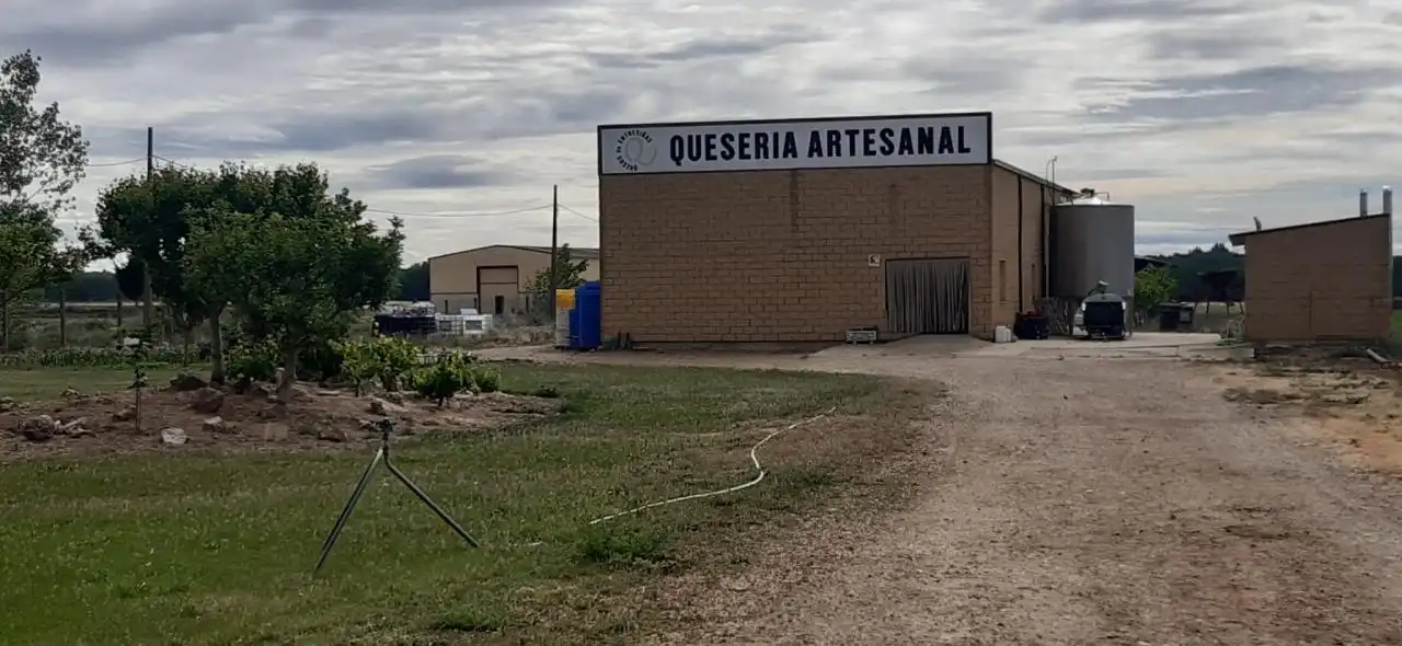 Außenansicht von Geschaftsraum zum Verkauf in San Cristóbal de Entreviñas mit Heizung