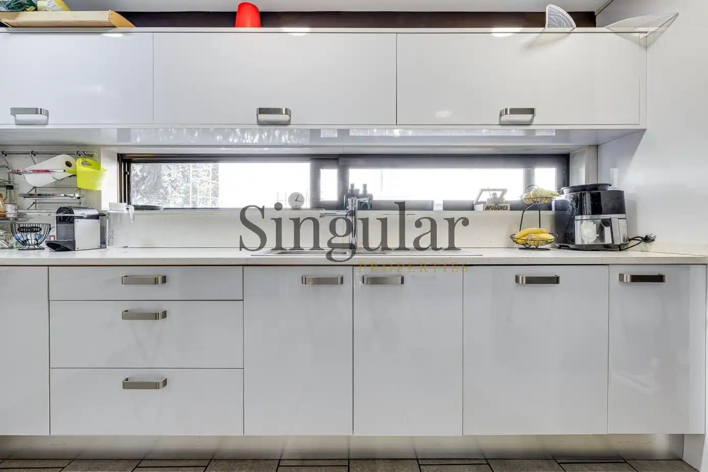 Cocina de Casa adosada en venta en Barcelona con Aire acondicionado, Calefacción y Terraza